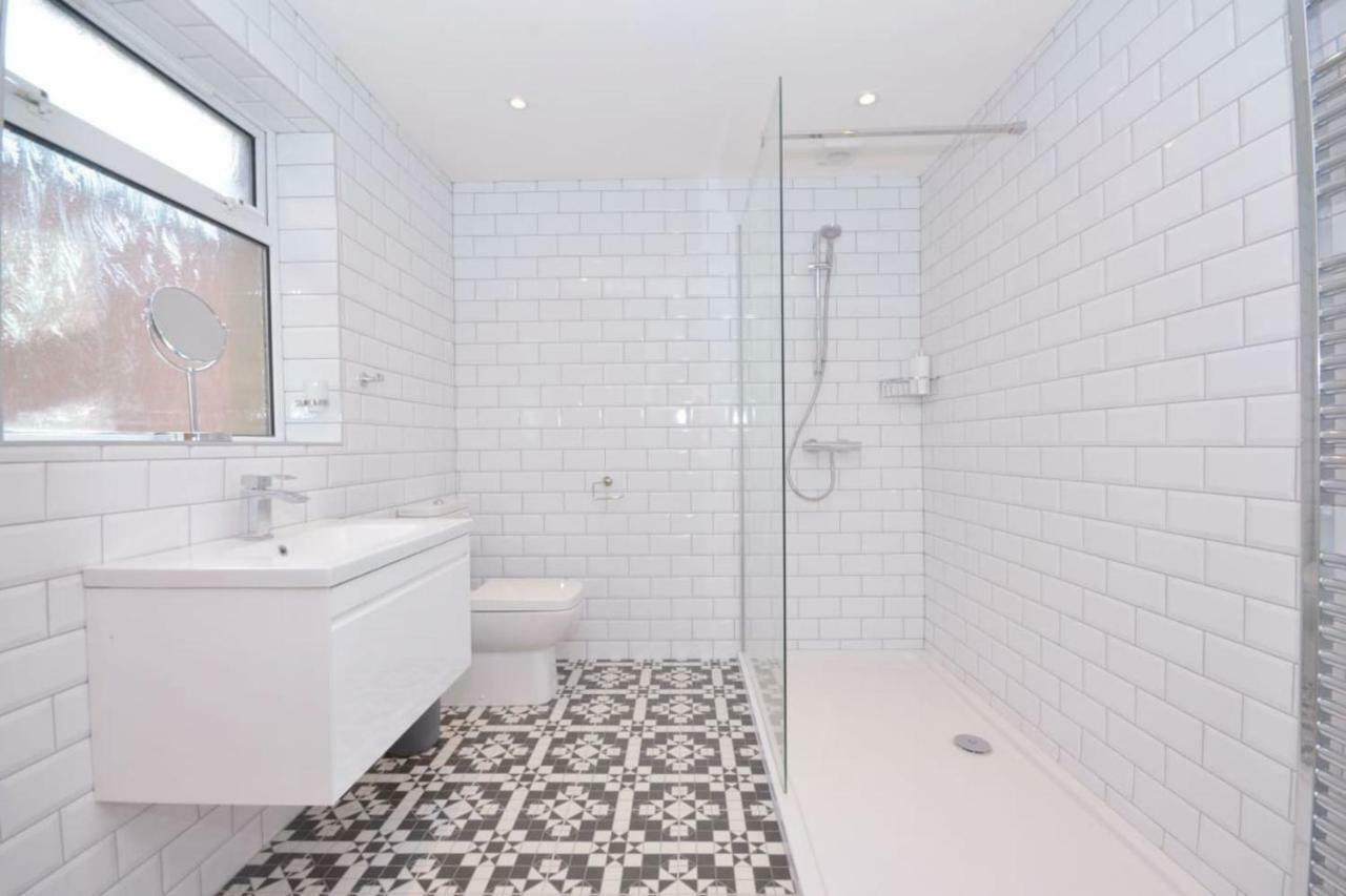 Queens Quarter Townhouse 1 เบลฟาสต์ ภายนอก รูปภาพ